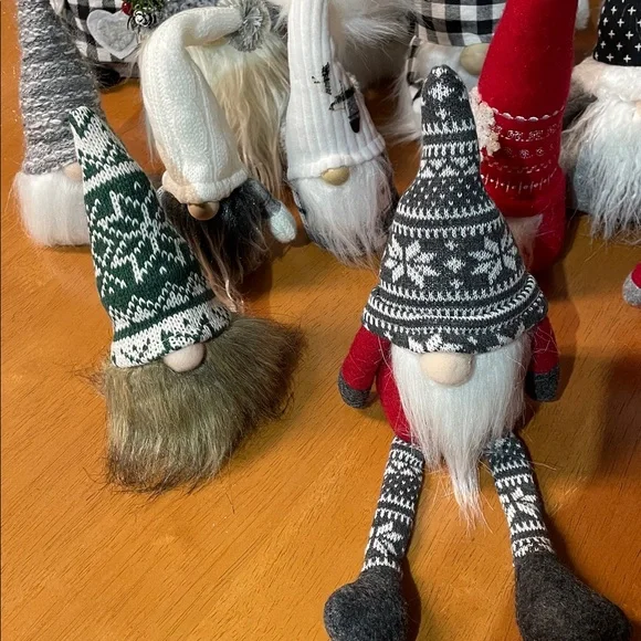 Bundle Holiday Gnome Collection - Picture 5 of 6